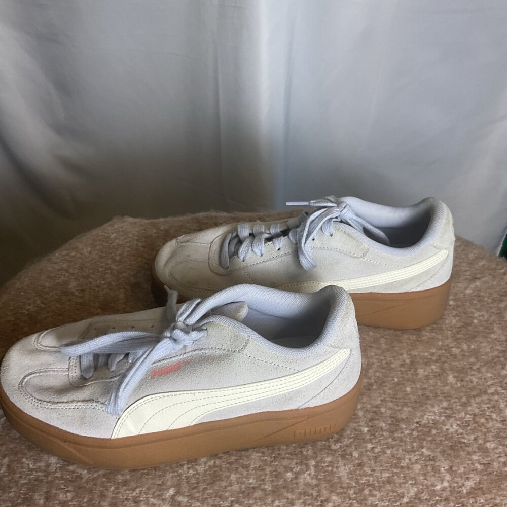 Puma Carina Platform Sneakers Womens 9.5 Greige Suede Gum Sole Casual - Picture 5 of 8